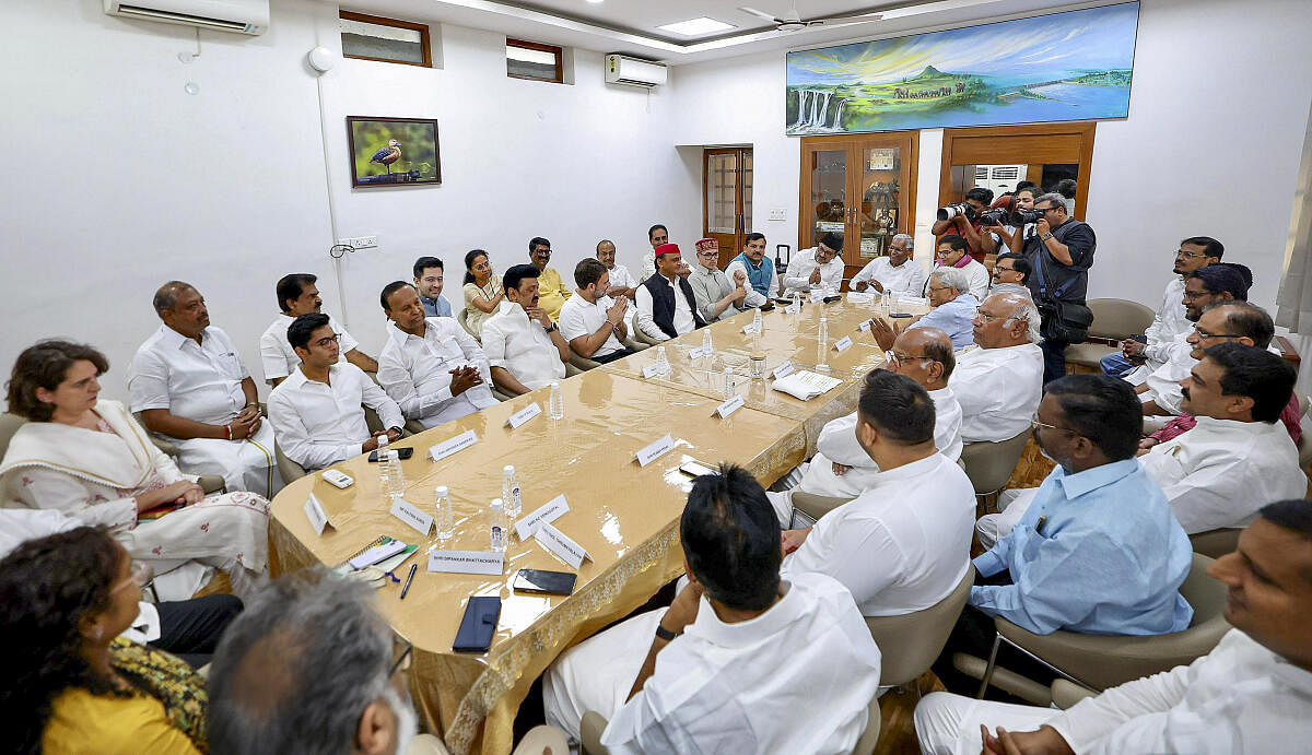 <div class="paragraphs"><p>Congress President Mallikarjun Kharge chairs a meeting of the I.N.D.I.A. leaders’ at his residence, in New Delhi, Wednesday, June 5, 2024.</p></div>