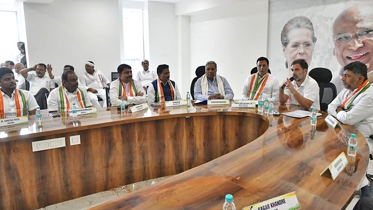 <div class="paragraphs"><p>Congress leader Rahul Gandhi holds a meeting with newly elected MPs in Bengaluru on Friday. Chief Minister Siddaramaiah, Deputy Chief Minister D K Shivakumar, AICC general secretary Randeep Singh Surjewala are seen. </p></div>