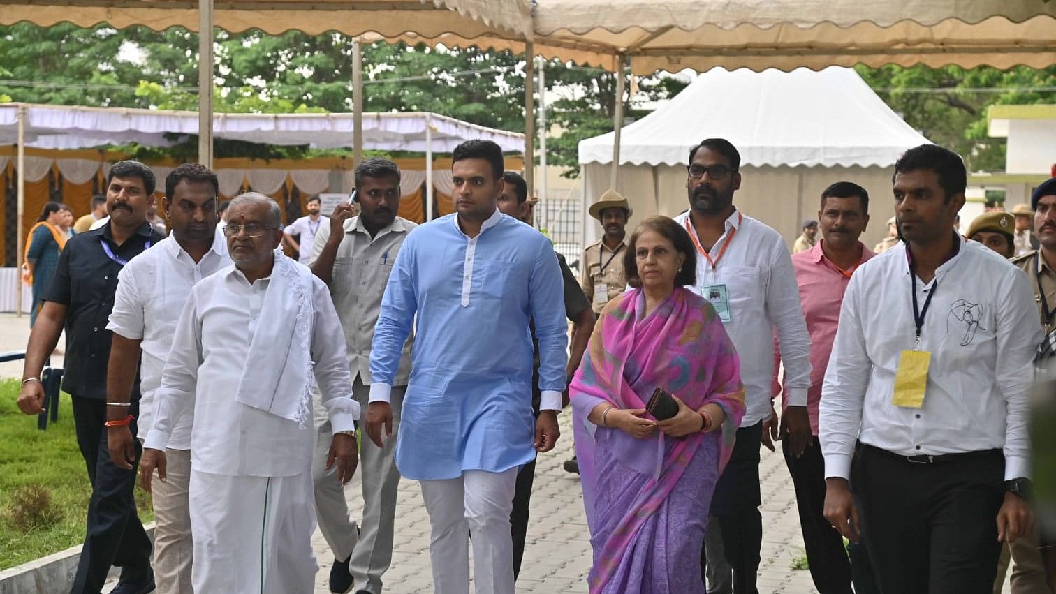 <div class="paragraphs"><p>BJP candidate Yaduveer Krishnadatta Chamaraja Wadiyar, his mother Pramodadevi Wadiyar, JD(S) MLA G T Devegowda head to Maharani's Commerce and Management College to receive certificate from DC Dr K V Rajendra. </p></div>