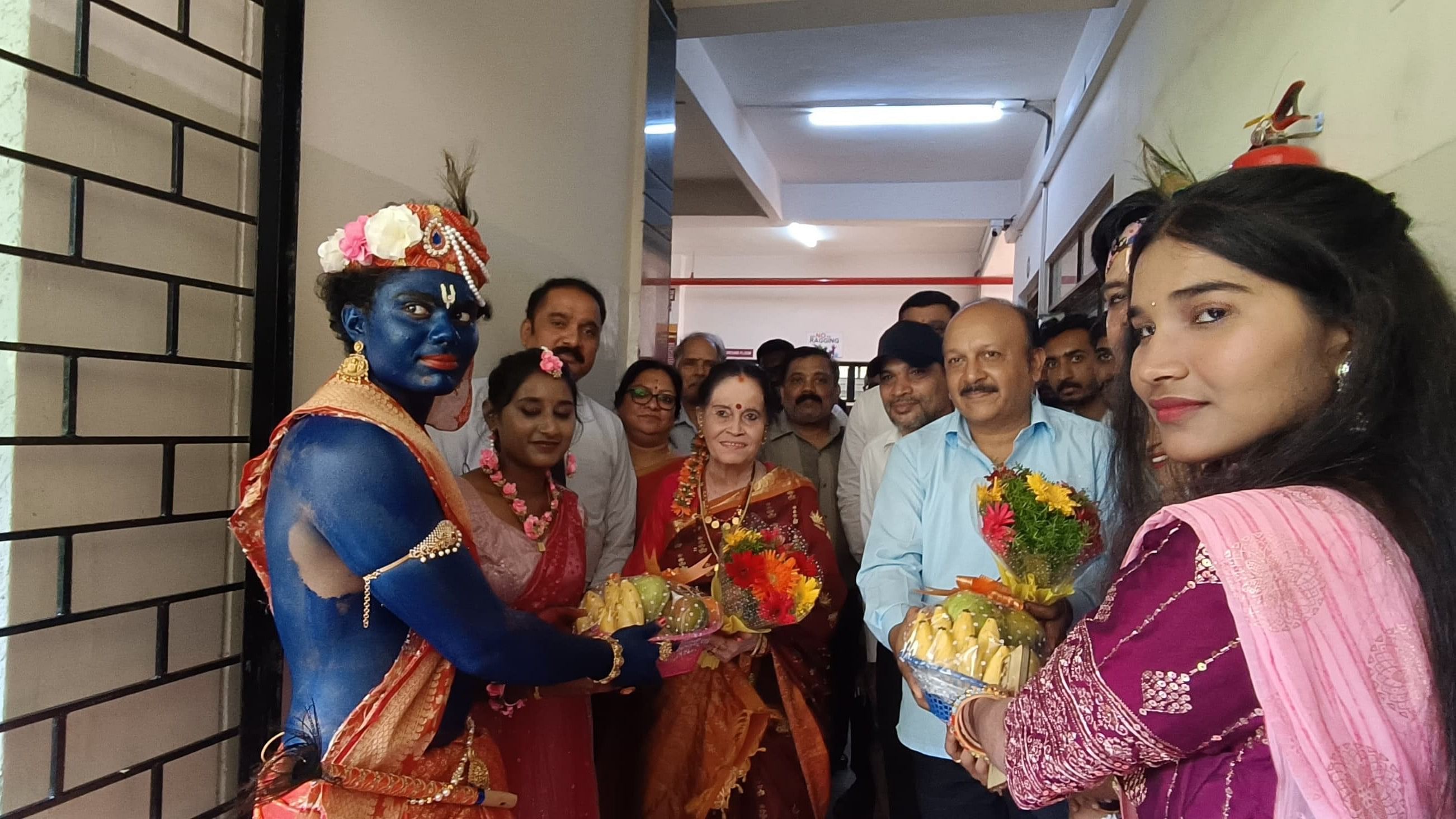 <div class="paragraphs"><p>WD Ashok, Trustee, Seshadripuram Educational Trust, and Godamani, Academic Council Member, with students during the SFGC Utsava. </p></div>