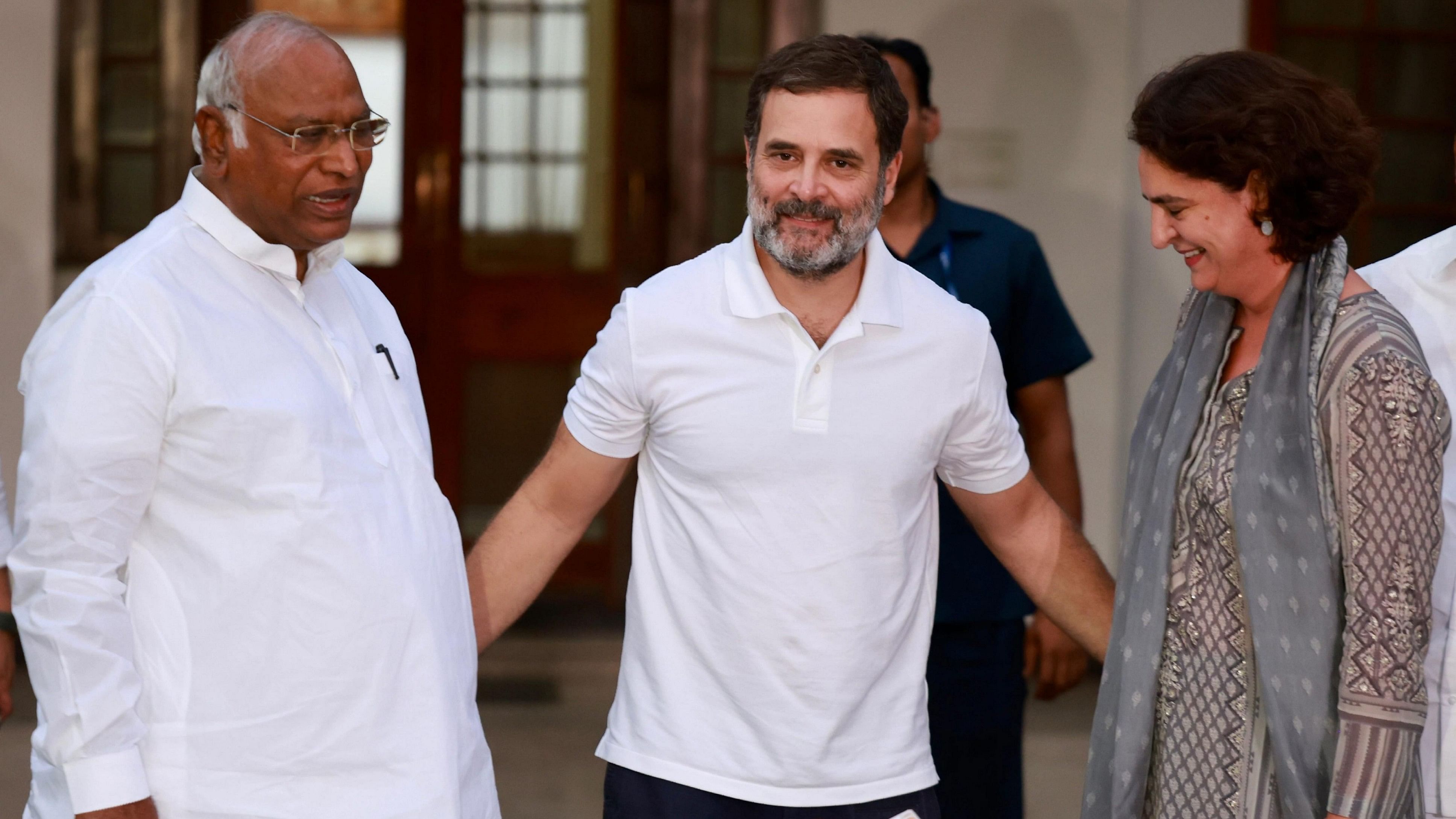 <div class="paragraphs"><p>Congress President Mallikarjun Kharge with party leaders Rahul Gandhi and Priyanka Gandhi Vadra address the media after a meeting at his residence, in New Delhi, Monday, June 17, 2024.</p></div>