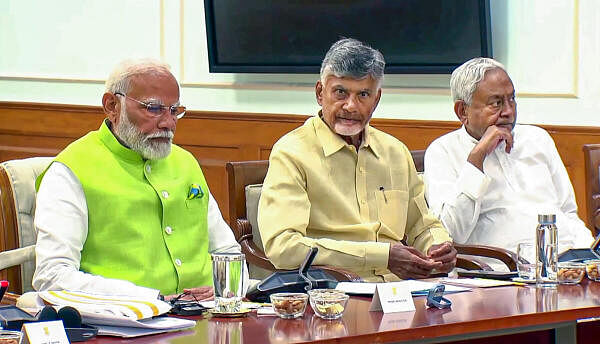 <div class="paragraphs"><p>Prime Minister Narendra Modi, TDP chief N Chandrababu Naidu and Bihar CM Nitish Kumar (L-R).</p></div>