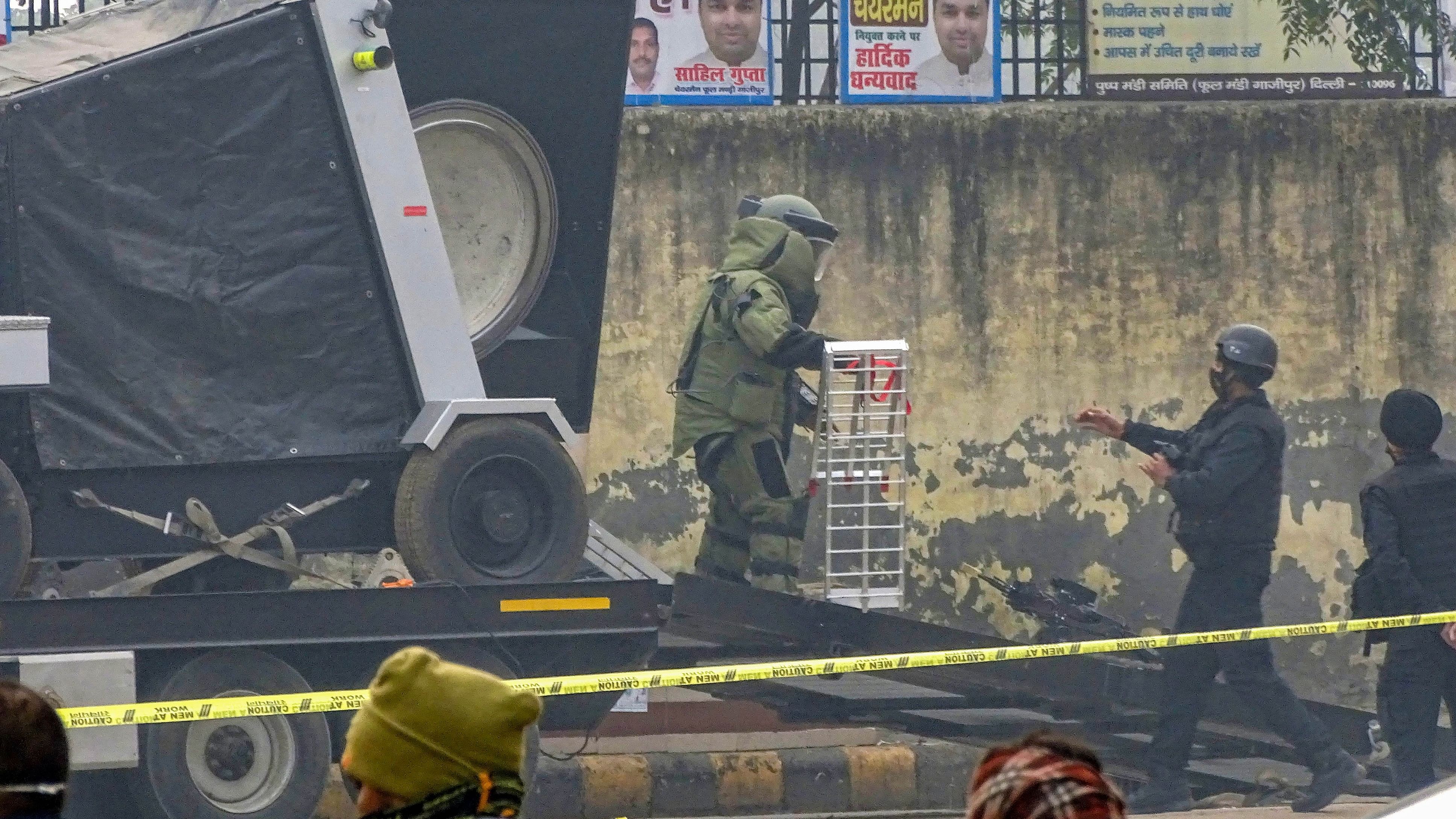 <div class="paragraphs"><p>File photo of a member of a Bomb Disposal Squad attempting to defuse an IED bomb</p></div>