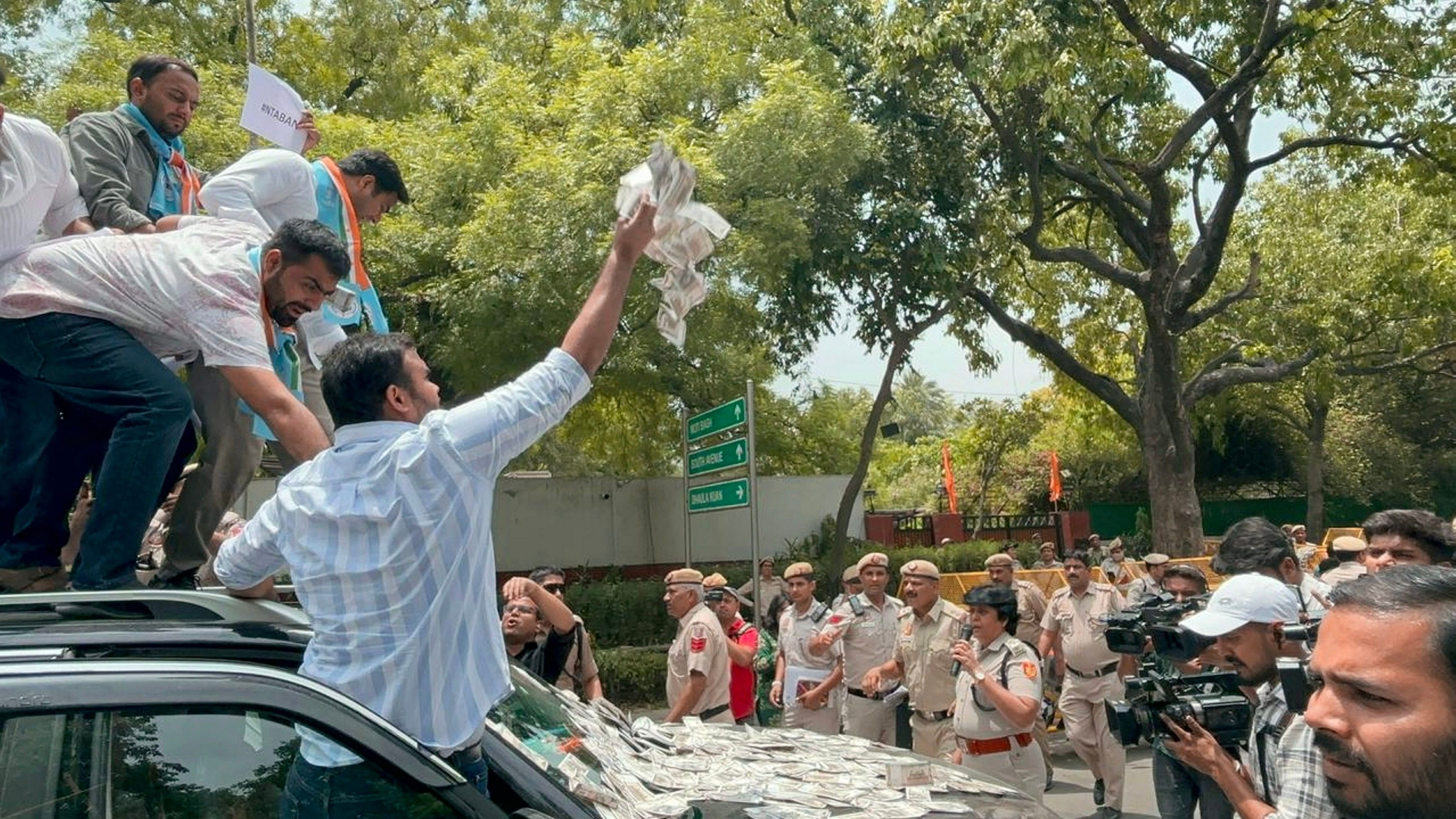 <div class="paragraphs"><p>Members of National Students' Union of India (NSUI) stage a protest outside the residence of Union Education Minister Dharmendra Pradhan over the NEET-UG and UGC-NET examinations issue, in New Delhi, Thursday, June 20, 2024. </p></div>