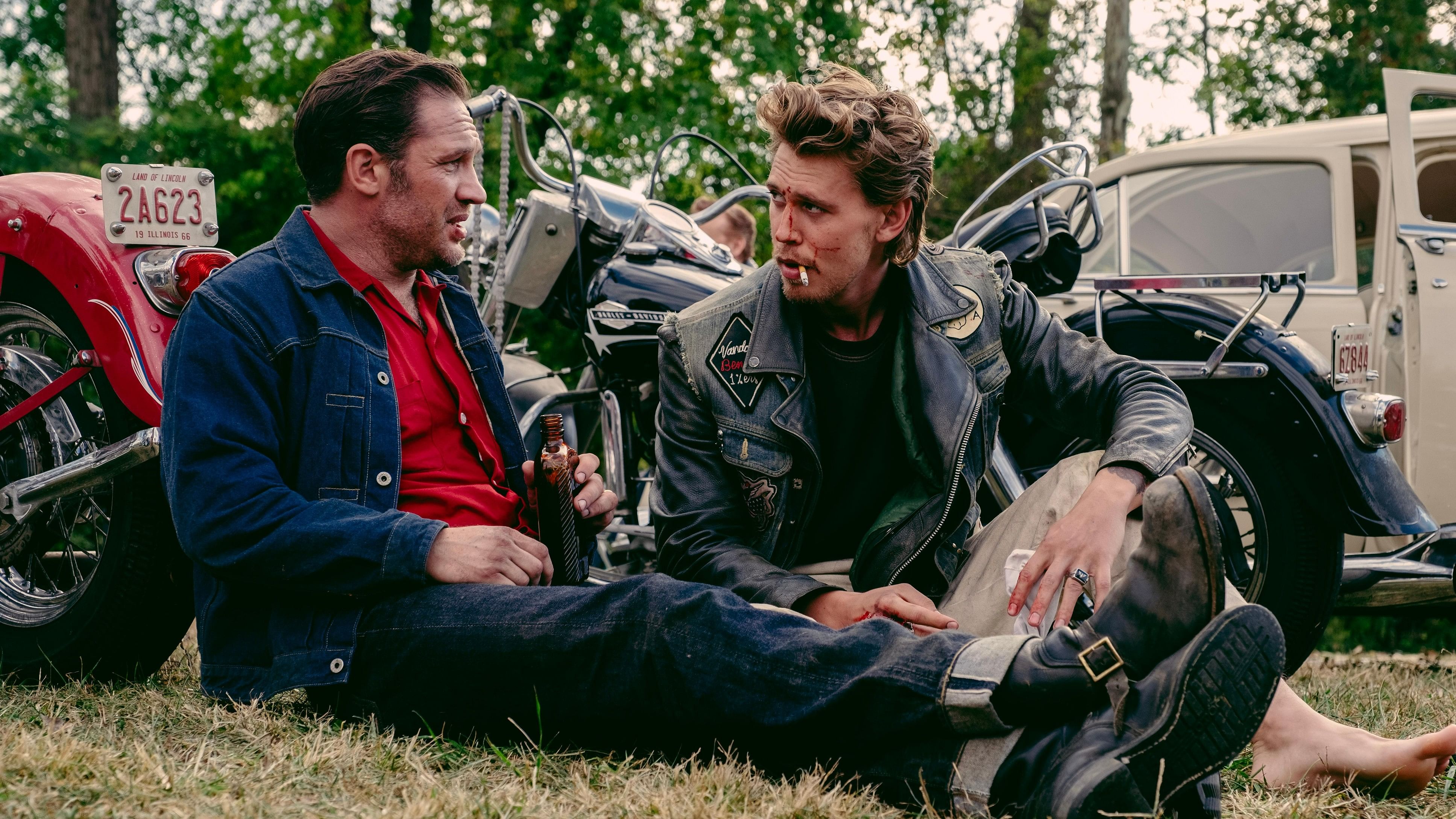 Tom Hardy and Austin Butler in 'The Bikeriders'.