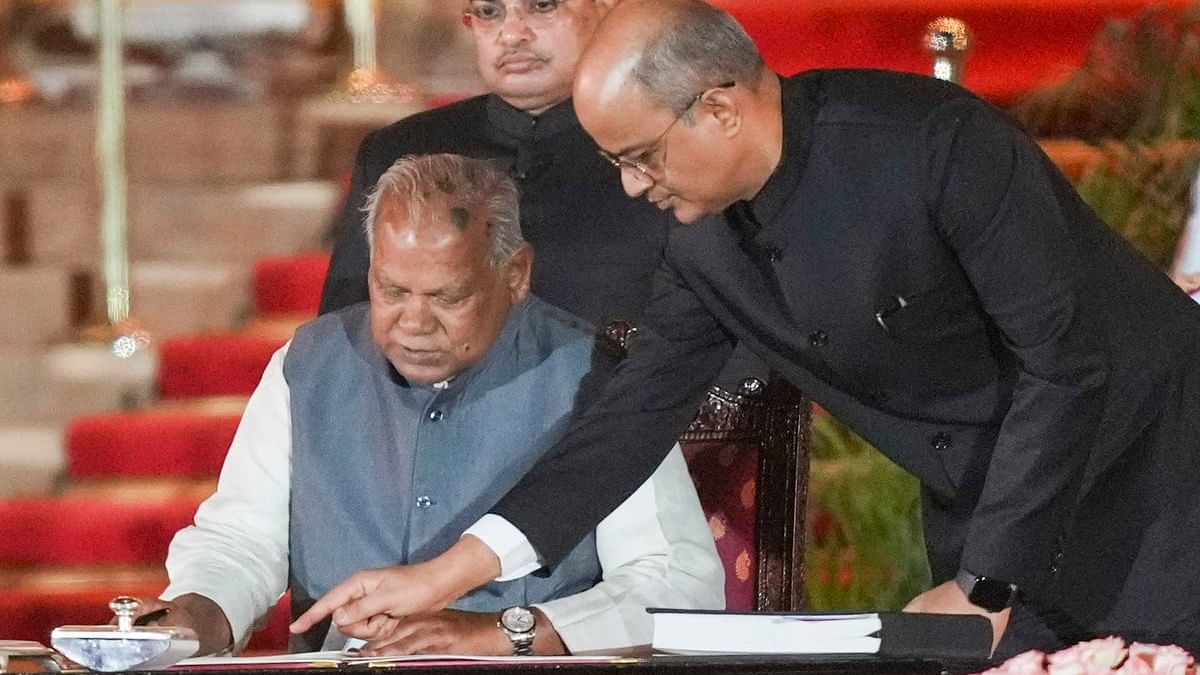 <div class="paragraphs"><p>HAM(S) Chief Jitan Ram Manjhi takes oath as minister at the swearing-in ceremony of new Union government, at Rashtrapati Bhavan in New Delhi.</p></div>