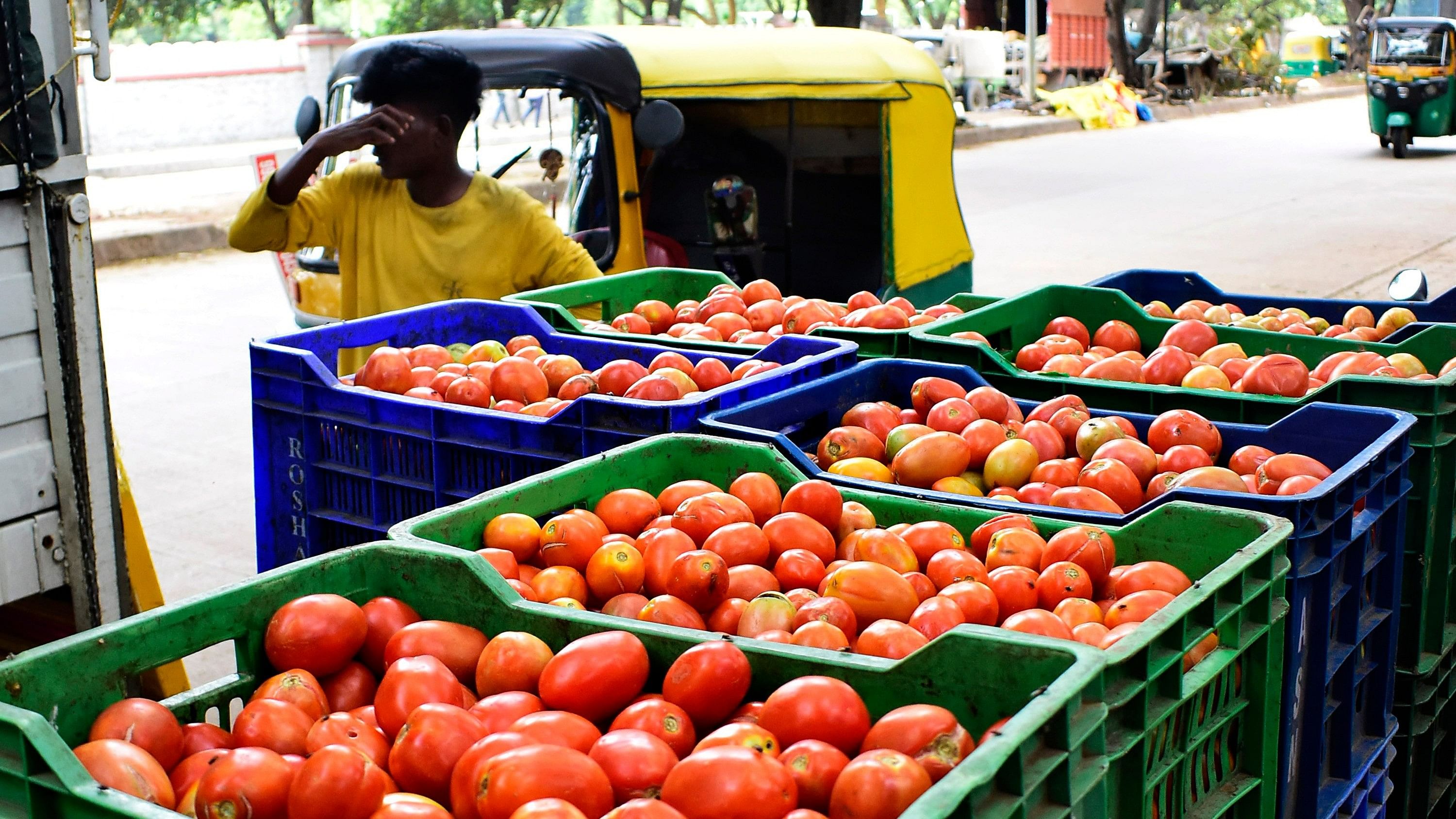 <div class="paragraphs"><p>Vendors at the Madiwala market. </p></div>