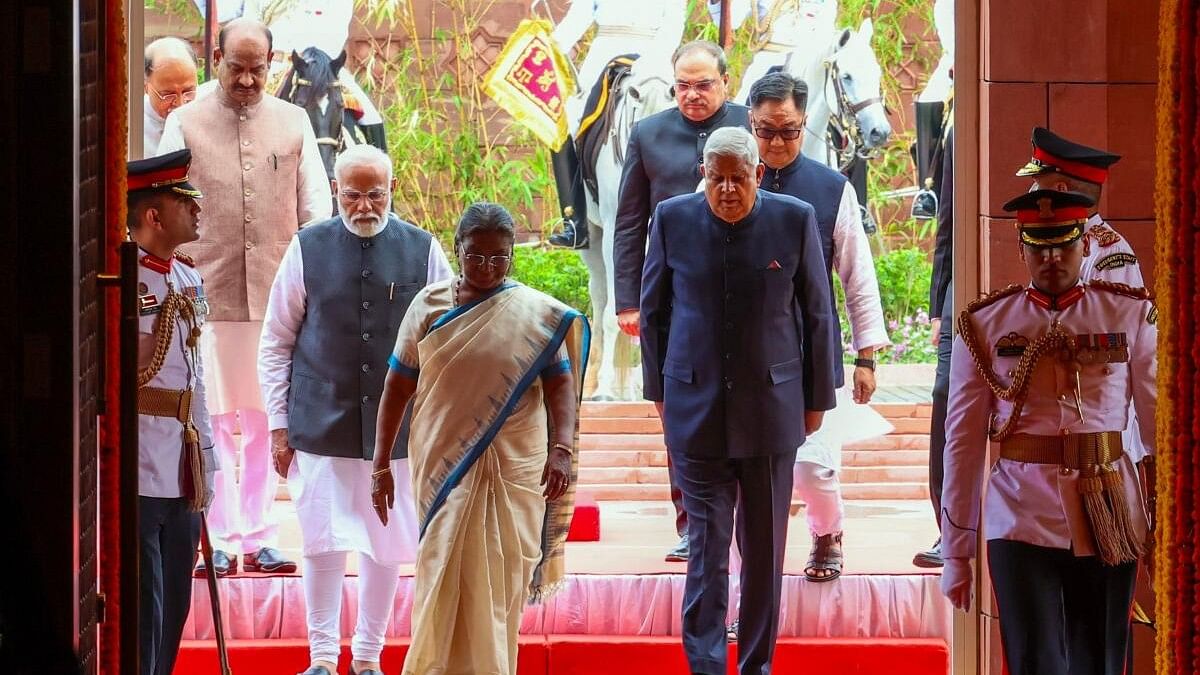 <div class="paragraphs"><p>President Droupadi Murmu with Vice President Jagdeep Dhankhar and Prime Minister at the Parliament House complex before her address.</p></div>