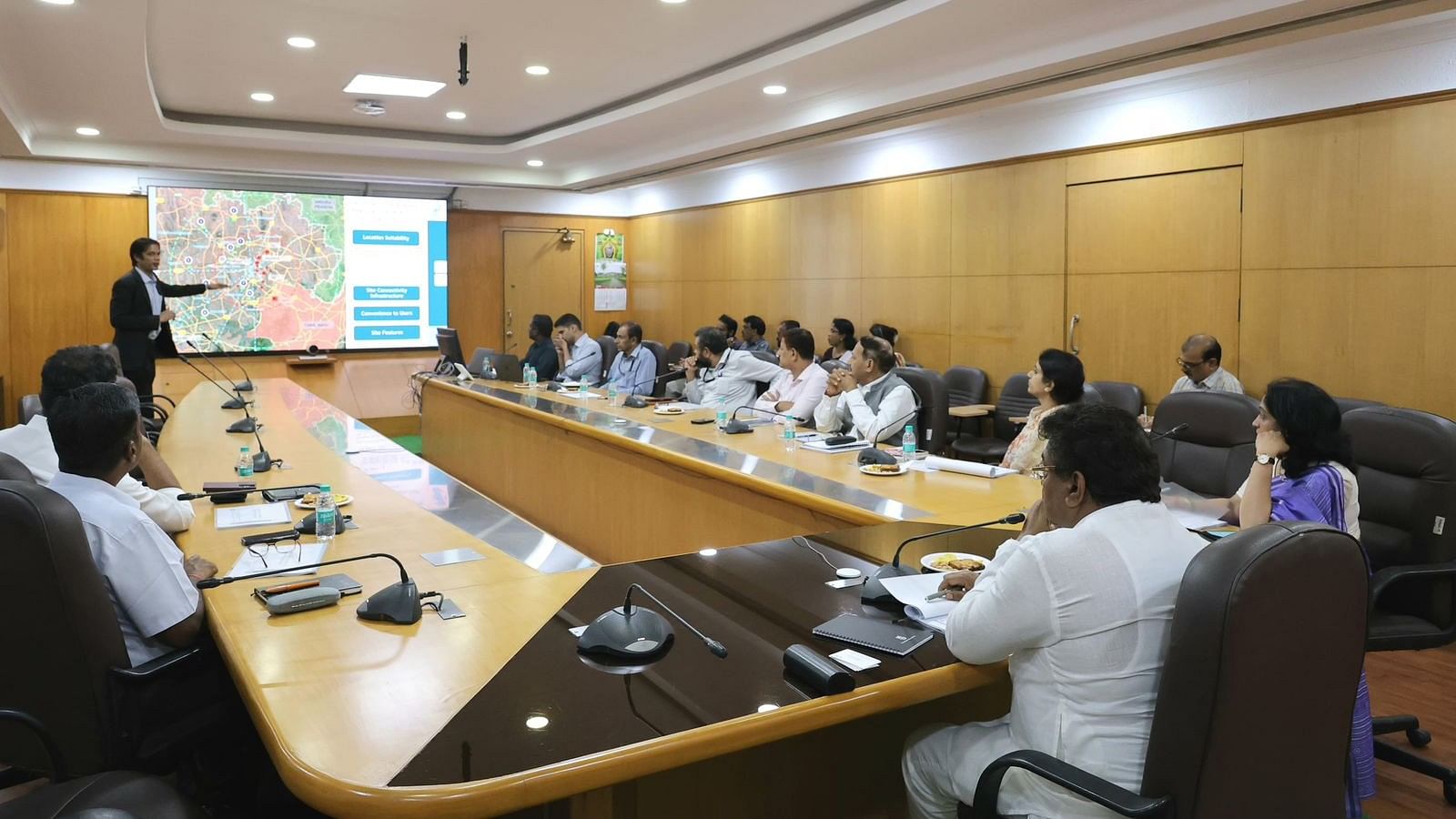 <div class="paragraphs"><p>Industries &amp; Infrastructure Development Minister M B Patil chairs a meeting with top officials from his department.</p></div>