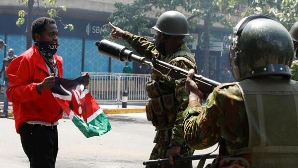 <div class="paragraphs"><p>Anti-finance bill protesters clash with police in Nairobi</p></div>