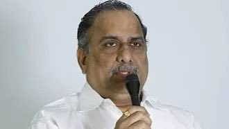 <div class="paragraphs"><p>YSRCP and Kapu community leader Mudragada Padmanabham  has officially changed his name to 'Padmanabha Reddy' (in pic).</p></div>