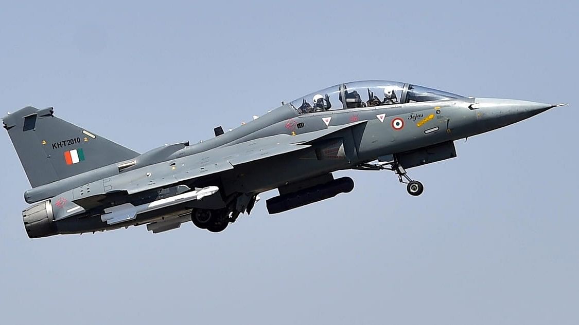 <div class="paragraphs"><p>A Tejas fighter jet of the Indian Air Force (IAF) made an emergency landing at the Surat International Airport in south Gujarat on Tuesday morning due to low fuel, a senior official said.</p></div>