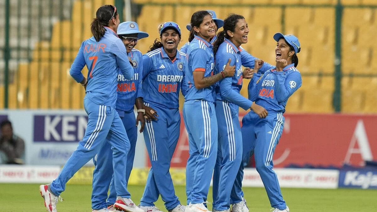 <div class="paragraphs"><p>India's Smriti Mandhana celebrates with teammates after taking the wicket of South African batter Sune Luus during the second women's ODI cricket match between India and South Africa at M Chinnaswamy Stadium, in Bengaluru, Wednesday, June 19, 2024.</p></div>