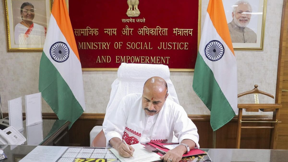 <div class="paragraphs"><p>Virendra Kumar takes charge as Minister of Social Justice and Empowerment in New Delhi. </p></div>