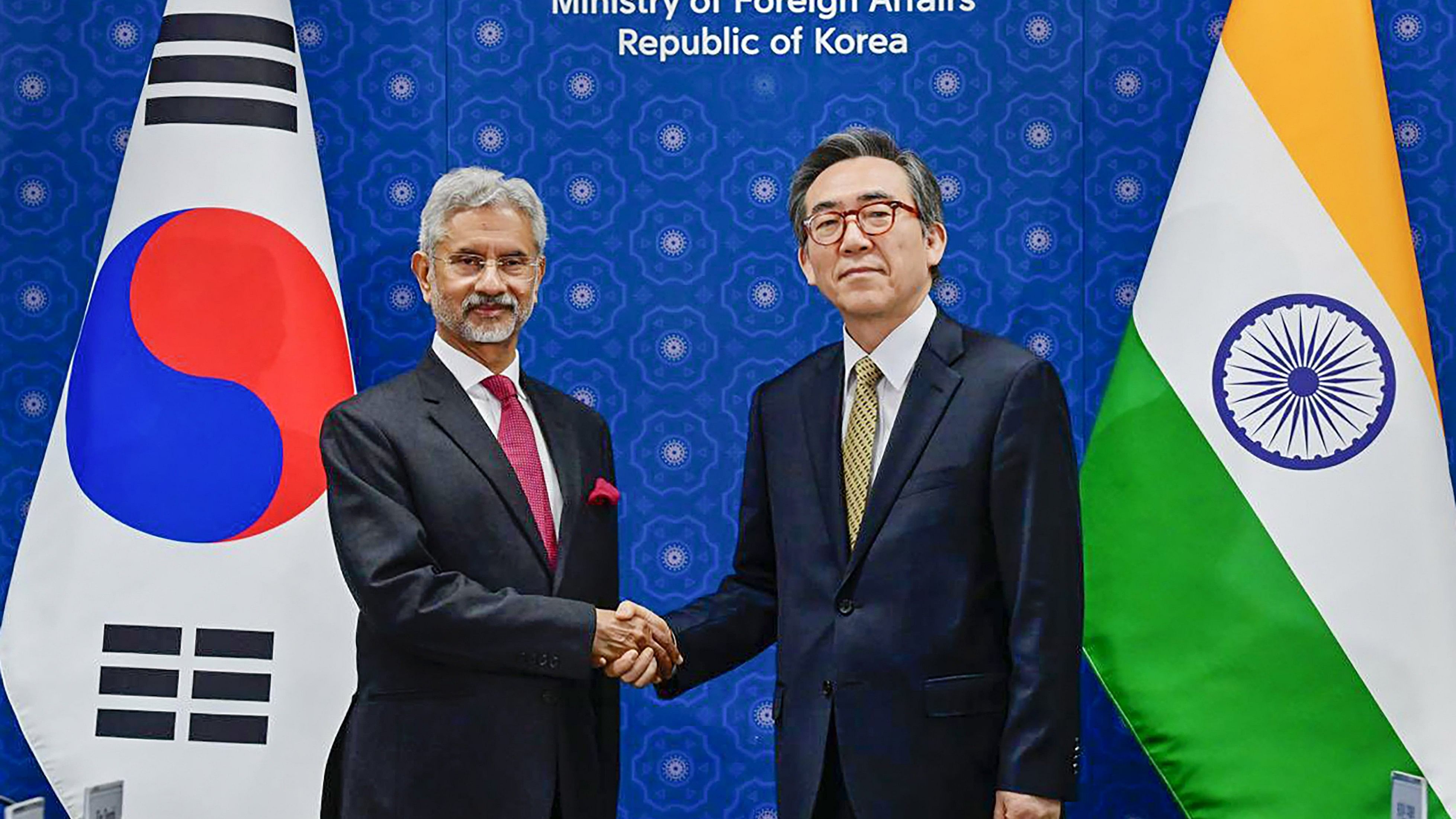 <div class="paragraphs"><p>External Affairs Minister S. Jaishankar seen here with Minister of Foreign Affairs of South Korea Cho Tae-yul.</p></div>