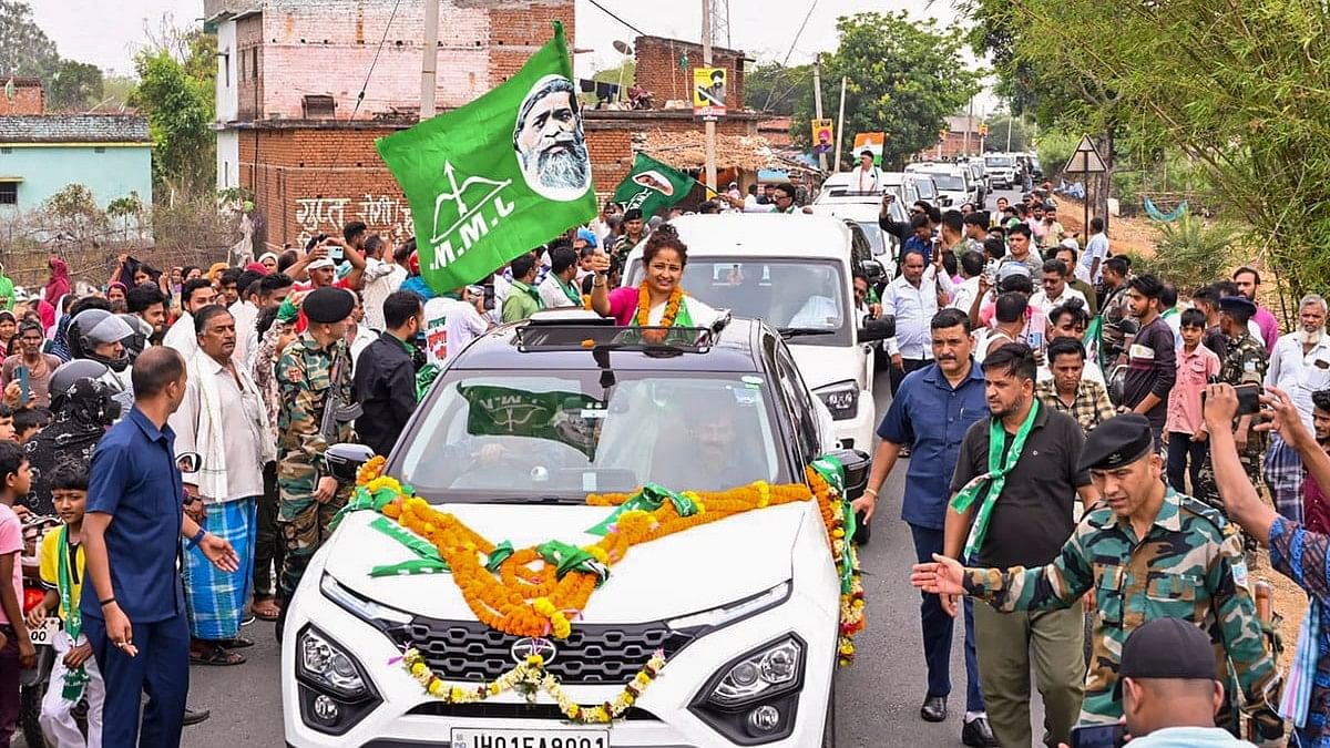 <div class="paragraphs"><p>The Jharkhand Mukti Morcha (JMM) flag.</p></div>