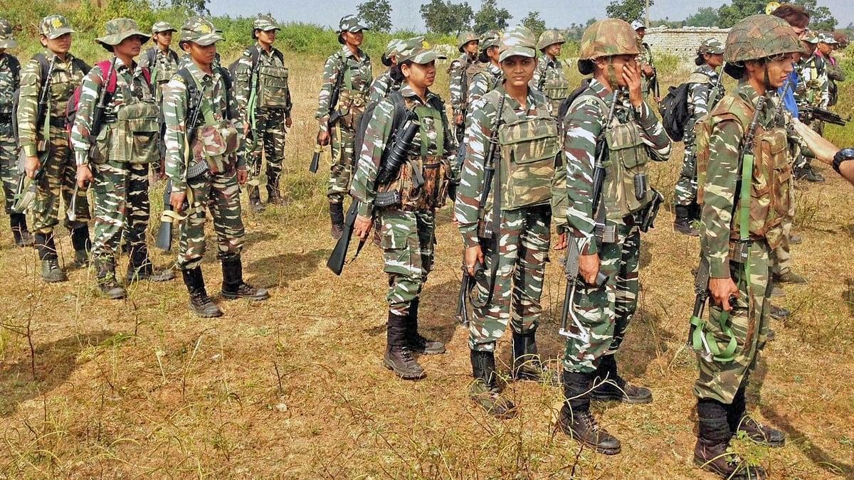 <div class="paragraphs"><p>CRPF's woman commandos prepare for an anti-Naxal operation in this file photo</p></div>