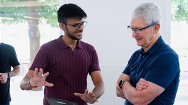 <div class="paragraphs"><p>Akshat Srivastava, one of the 50 distinguished Swift Student Challenge winner, interacting with Tim Cook, CEO of Apple.</p></div>