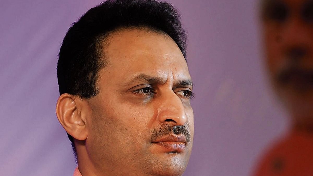 <div class="paragraphs"><p>Anantkumar Hegde</p></div>