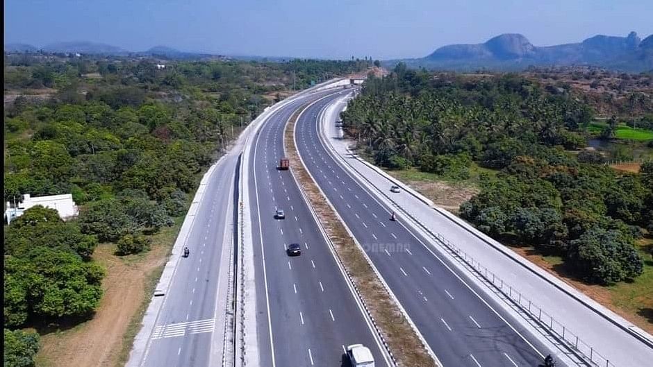 <div class="paragraphs"><p>A stretch of the Bengaluru-Mysuru express highway, near Ramanagar. </p></div>