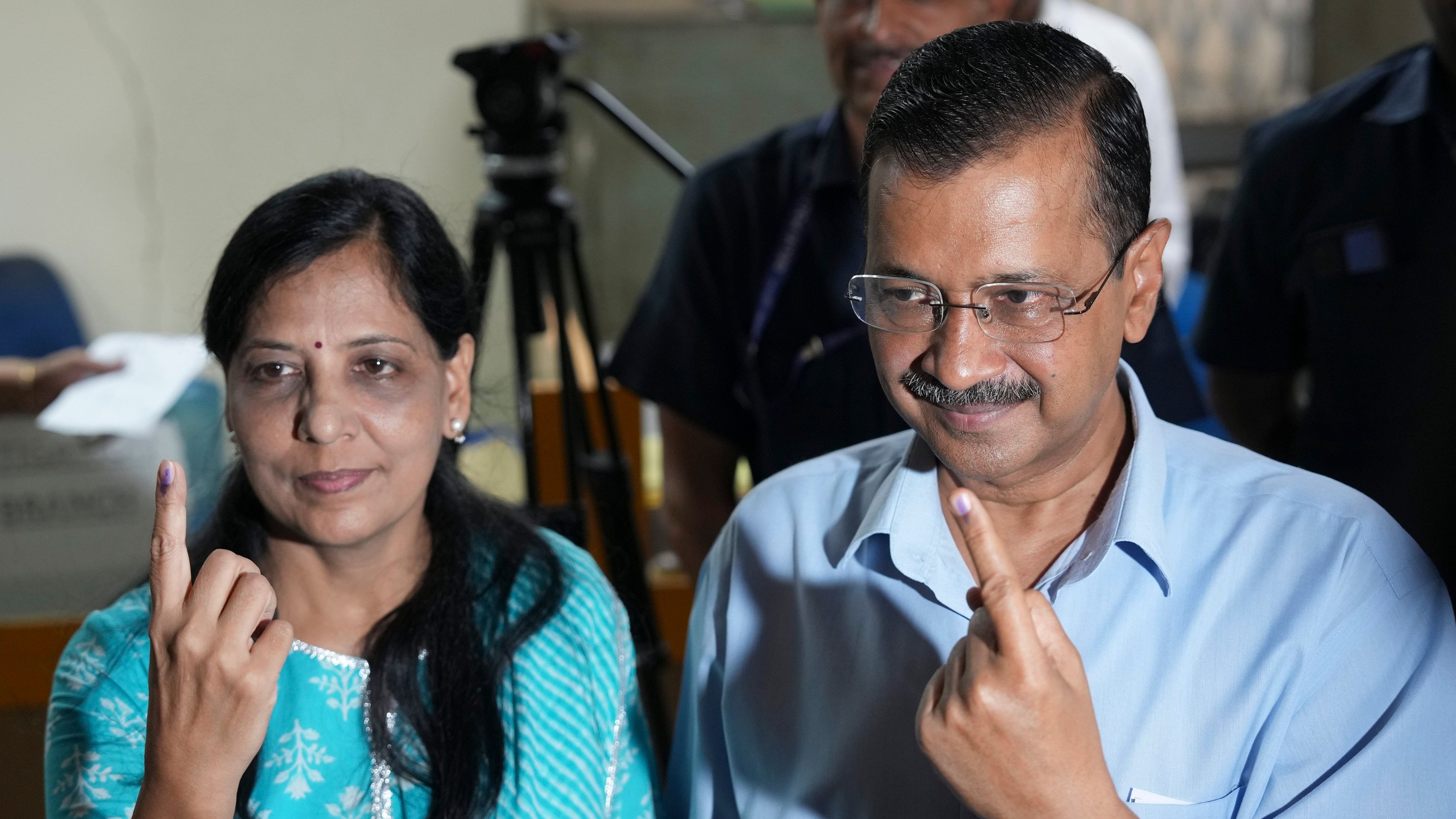 <div class="paragraphs"><p>Delhi Chief Minister Arvind Kejriwal and wife Sunita Kejriwal.</p></div>