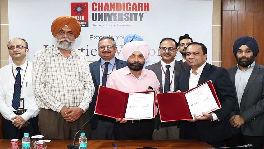 <div class="paragraphs"><p>Chandigarh University Registrar Dr GS Brar signing the MoU with Sanjeev Parkar, Senior Director HCM, PwC, at Chandigarh University campus for this MBA in Applied Finance in the presence of Pro Vice Chancellor (Administration) Chandigarh University, Prof (Dr) Devinder Singh, and Krishnan Ravindran, Director, PwC India.</p></div>