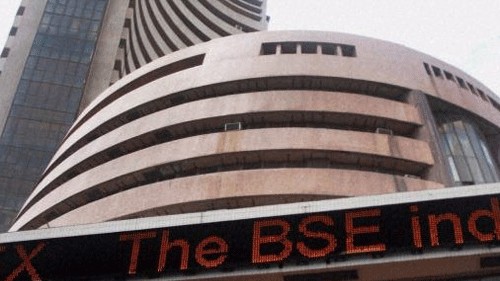 <div class="paragraphs"><p>From the Sensex pack, Bajaj Finserv declined by 2 per cent after its first-quarter earnings failed to cheer investors.</p></div>