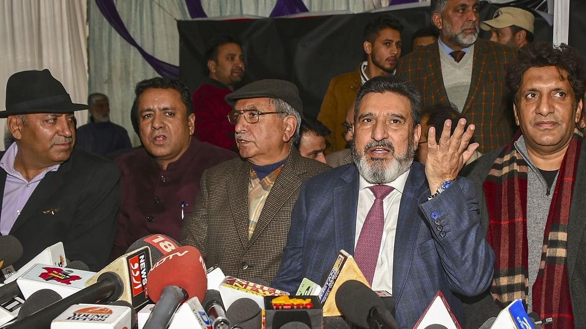 <div class="paragraphs"><p>Chief of  Jammu and Kashmir Apni Party Altaf Bukhari (centre).</p></div>