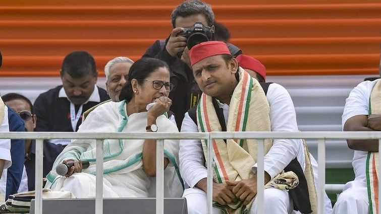 <div class="paragraphs"><p>File photo of Mamata Banerjee and Akhilesh Yadav.</p></div>