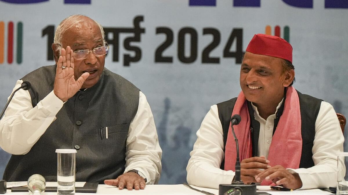 <div class="paragraphs"><p>Congress President Mallikarjun Kharge and Samajwadi Party President Akhilesh Yadav</p></div>