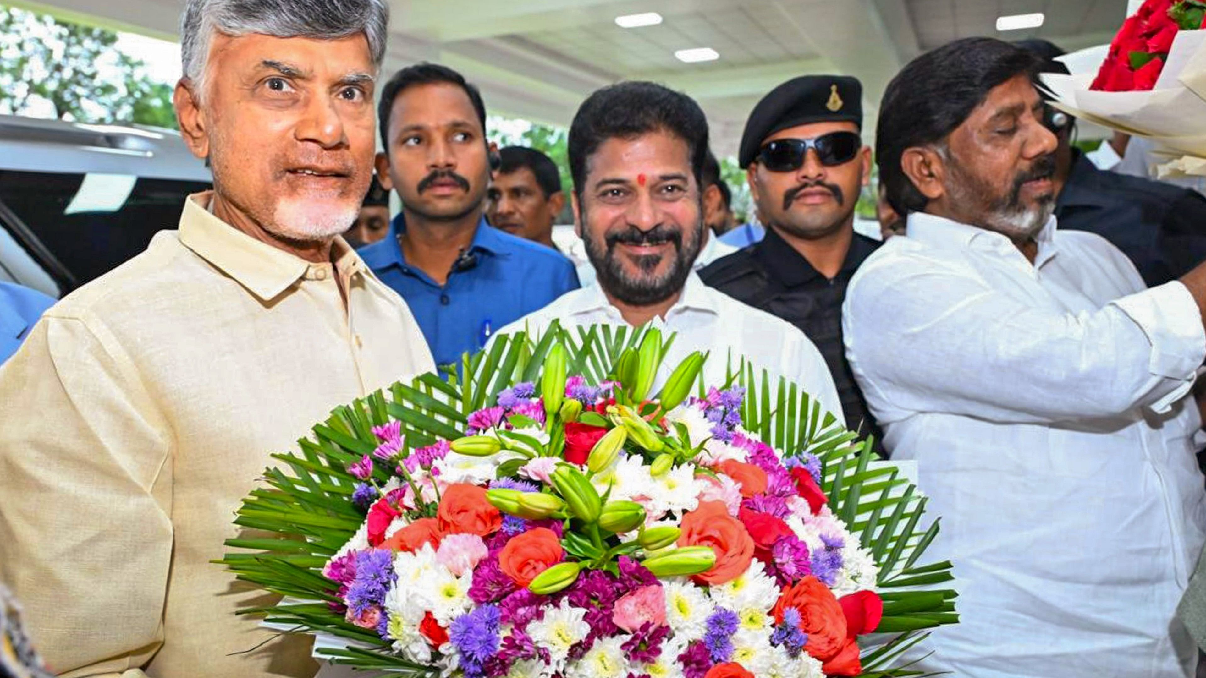 <div class="paragraphs"><p>Telangana Chief Minister Revanth Reddy welcomes Andhra Pradesh Chief Minister N Chandrababu Naidu, July 6, 2024.</p></div>