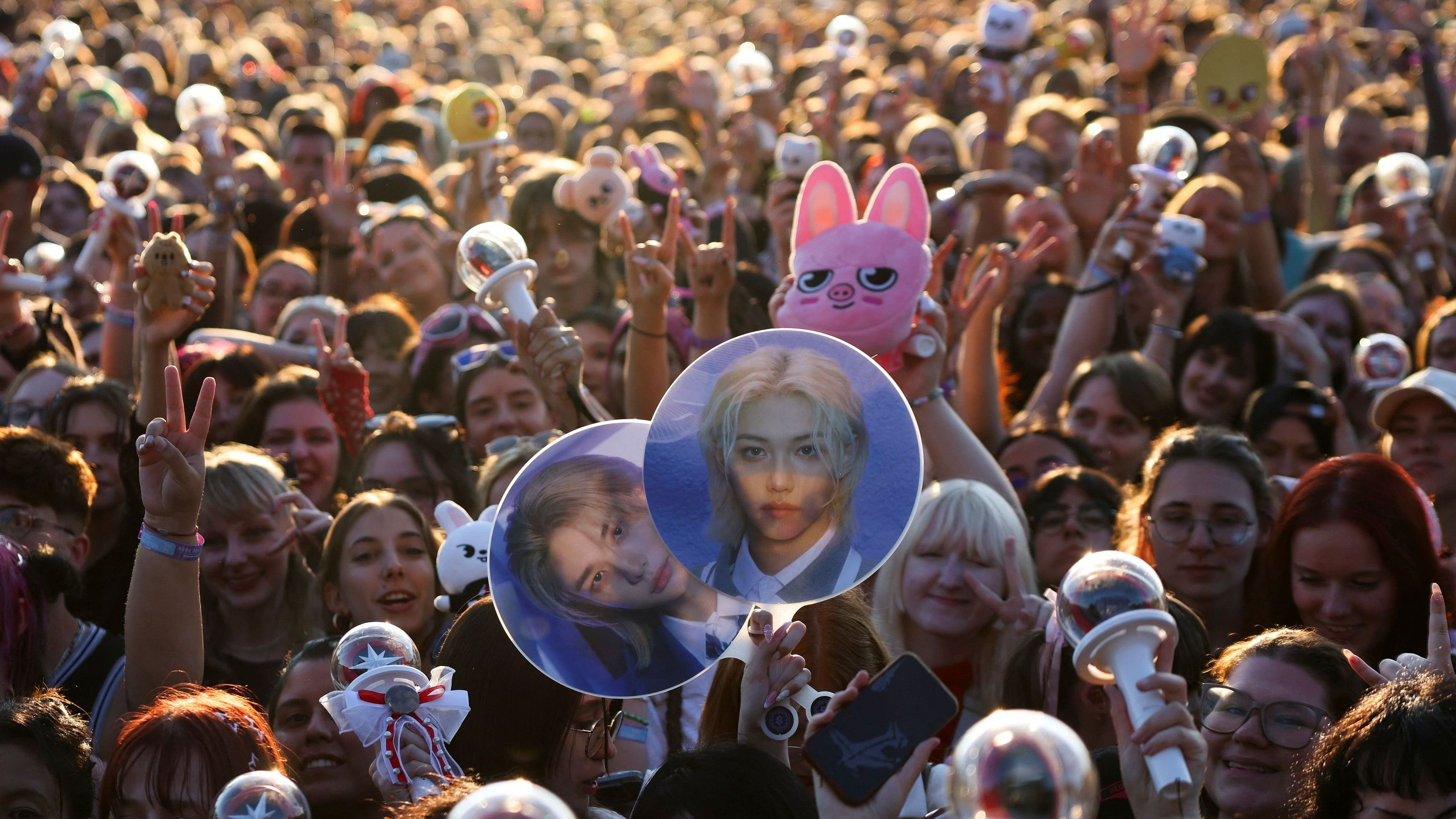 <div class="paragraphs"><p>Fans gather ahead of the performance of Stray Kids at the British Summer Time (BST) festival at Hyde Park in London, Britain, July 14, 2024.</p></div>