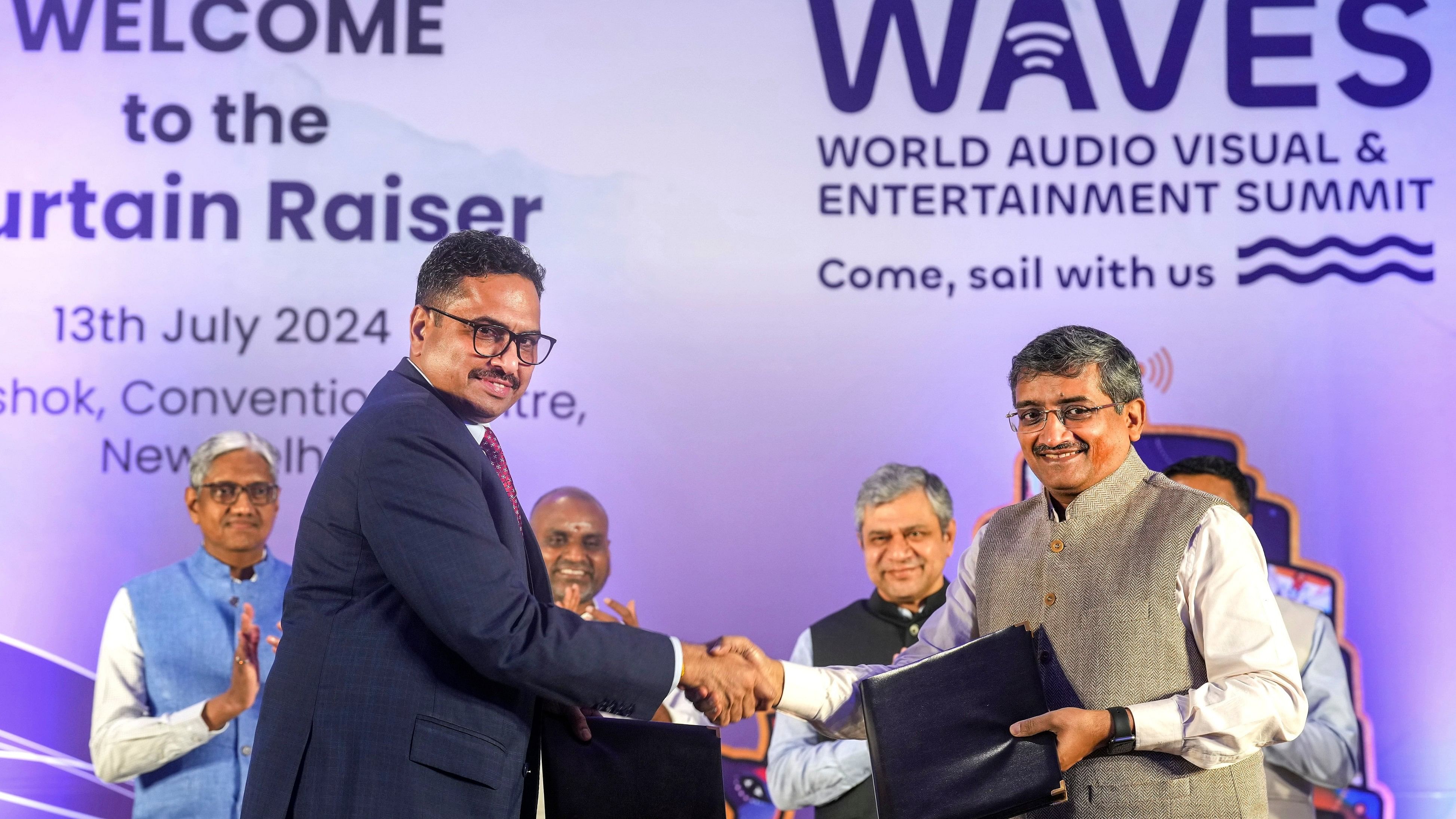 <div class="paragraphs"><p>Secretary, Ministry of Information &amp; Broadcasting Sanjay Jaju (L) and Chief Secretary, Goa, Puneet Kumar Goel at the signing of an MoU in the presence of Union Minister for Information &amp; Broadcasting Ashwini Vaishnaw during the curtain raiser event of the World Audio Visual &amp; Entertainment Summit 2024, in New Delhi, Saturday, July 13, 2024. </p></div>