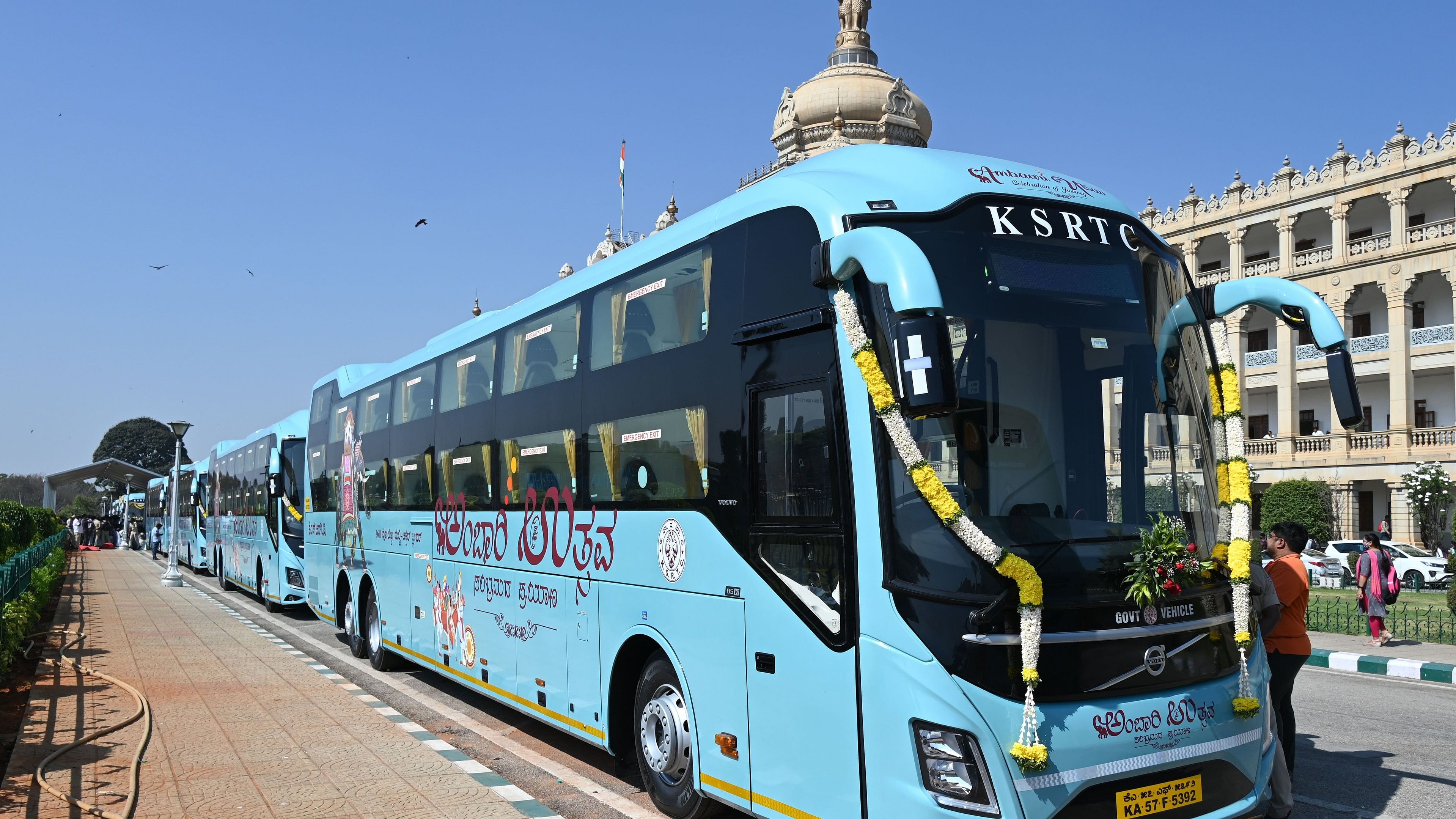 <div class="paragraphs"><p>KSRTC's Ambaari Utsav bus at the Vidhana Soudha. </p></div>