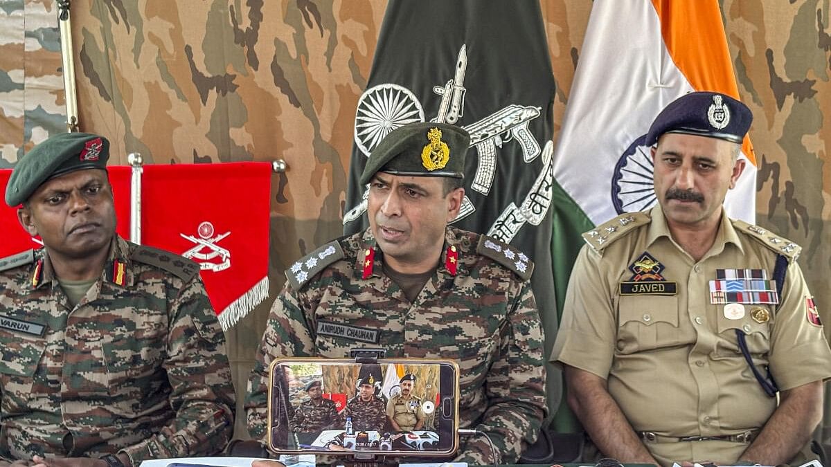 <div class="paragraphs"><p>Army personnel address a press conference after carrying out an anti-militancy operation, in Anantnag district, Monday, July 8, 2024. Six terrorists were killed and two soldiers laid down their lives in twin encounters in Jammu and Kashmir's Kulgam district on Sunday, according to officials.</p></div>