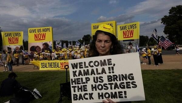 <div class="paragraphs"><p>Families of Israeli hostages gather at the National Mall, in Washington.</p></div>