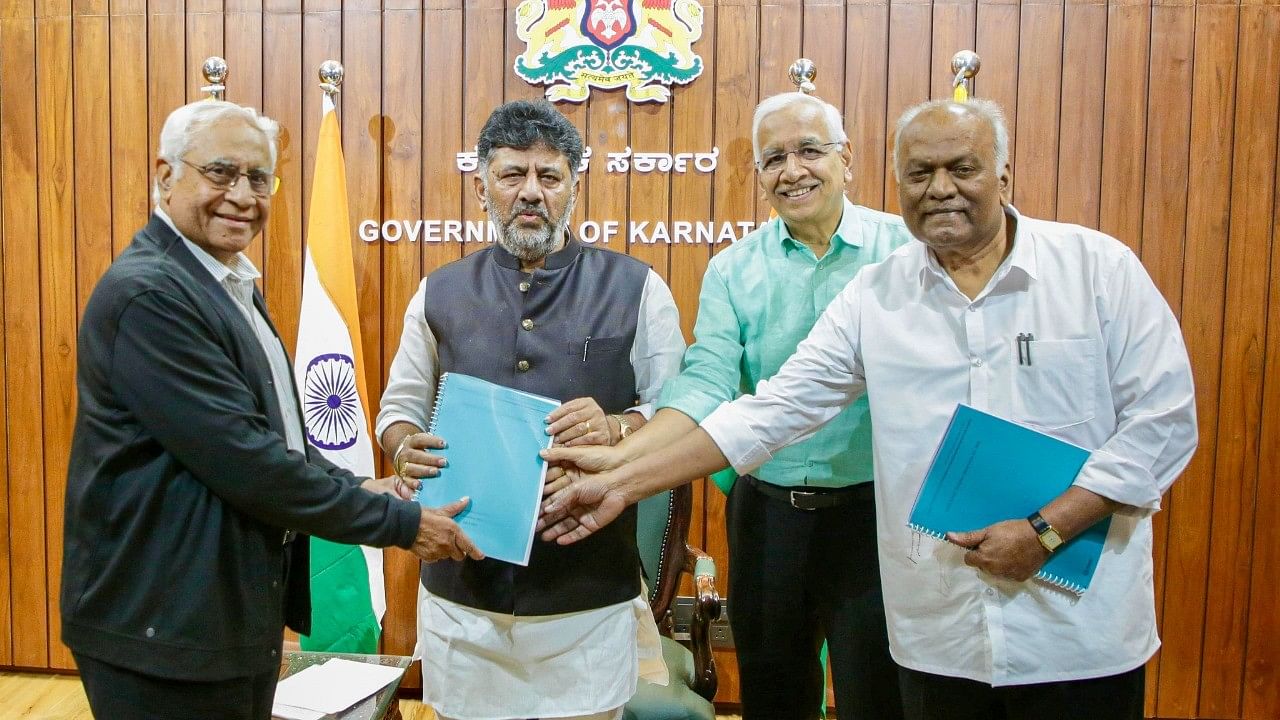 <div class="paragraphs"><p>Deputy Chief Minister DK Shivakumar receives the draft bill from (extreme left) Former Chief Secretary BS Patil, (second from right) civic expert V Ravichandar, and retired IAS officer Siddaiah.</p></div>