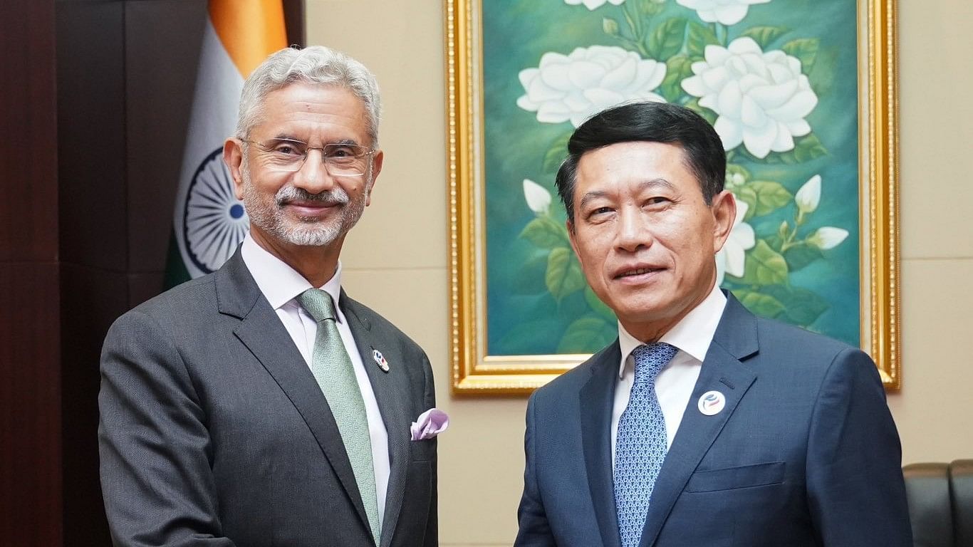 <div class="paragraphs"><p>External Affairs Minister S Jaishankar (L) with&nbsp;DPM and FM Saleumxay Kommasith of Lao PDR (R).</p></div>