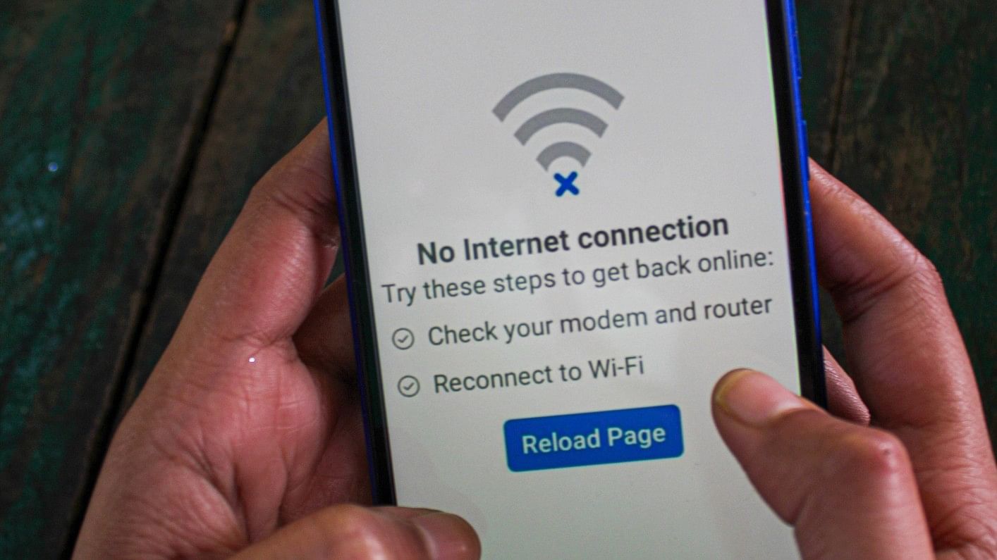 <div class="paragraphs"><p>Image showing no internet message on a mobile device. For representational purposes.</p></div>