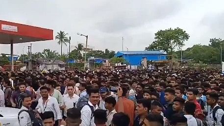 <div class="paragraphs"><p>A screengrab of thousands of  people  gathered at the Air India Authority, Mumbai for a walk-in job interview.</p></div>