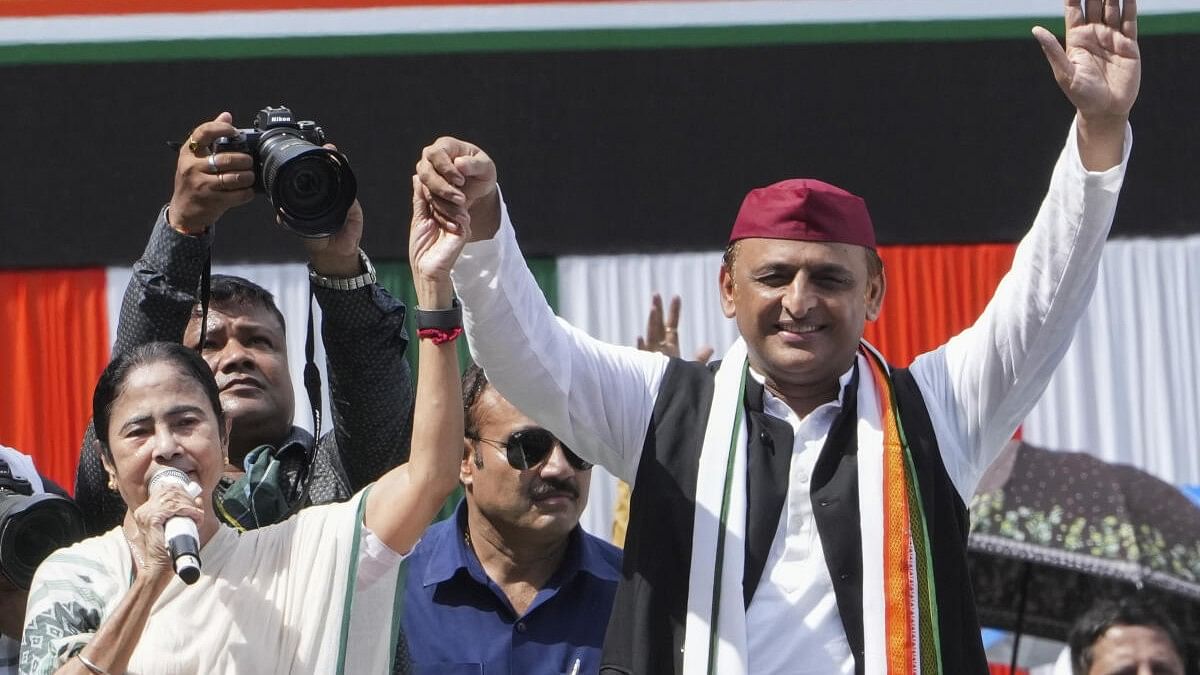 <div class="paragraphs"><p>West Bengal Chief Minister and TMC chief Mamata Banerjee with Samajwadi Party (SP) National President Akhilesh Yadav during TMC ‘Martyr's Day’ rally, in Kolkata, Sunday, July 21, 2024.</p></div>