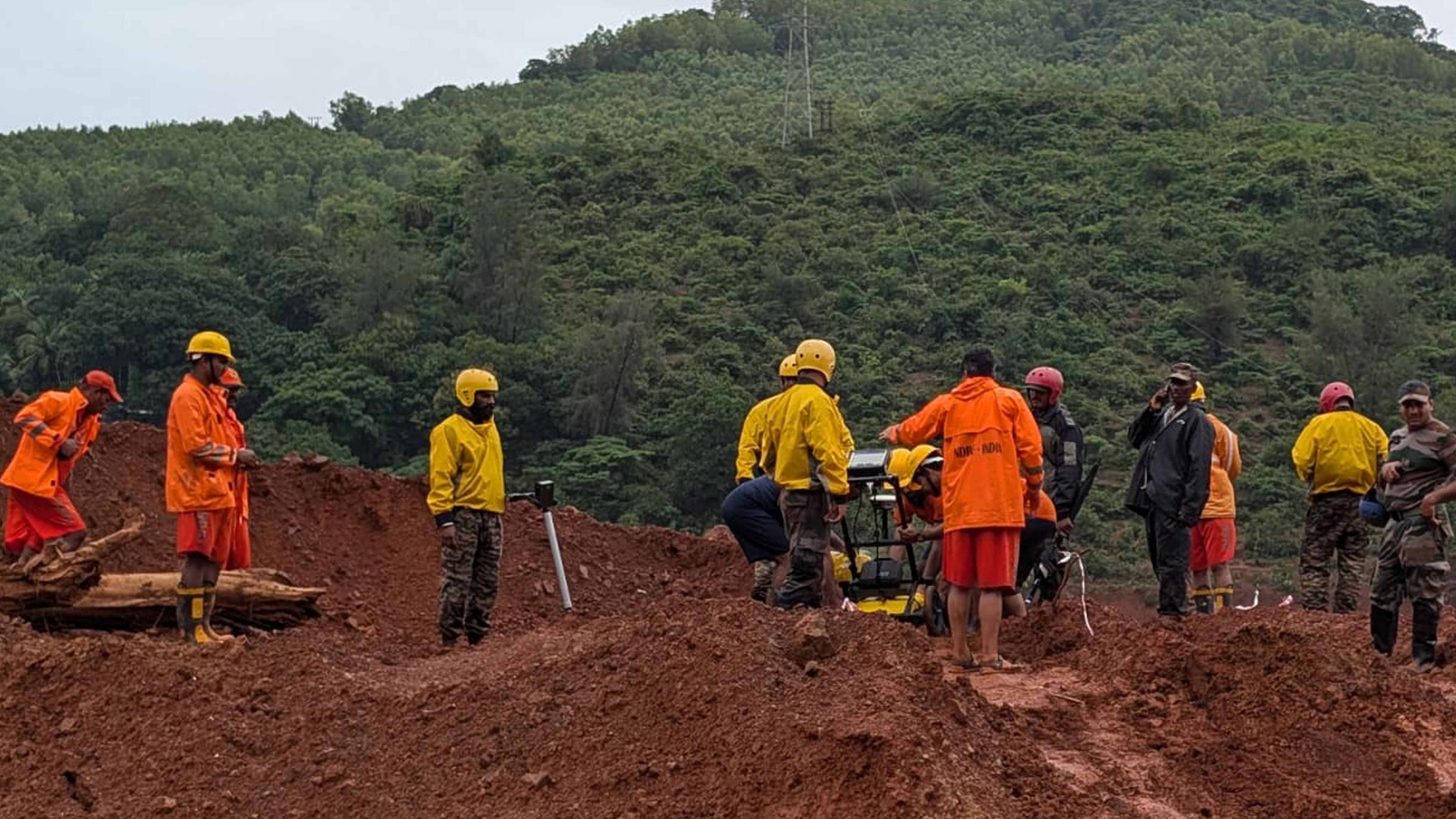 <div class="paragraphs"><p>The personnel of the Maratha Regiment conducted a search operation using radar on Monday for a lorry under the mud at the place where the hill collapsed in Shirur of Ankola taluk.</p></div>