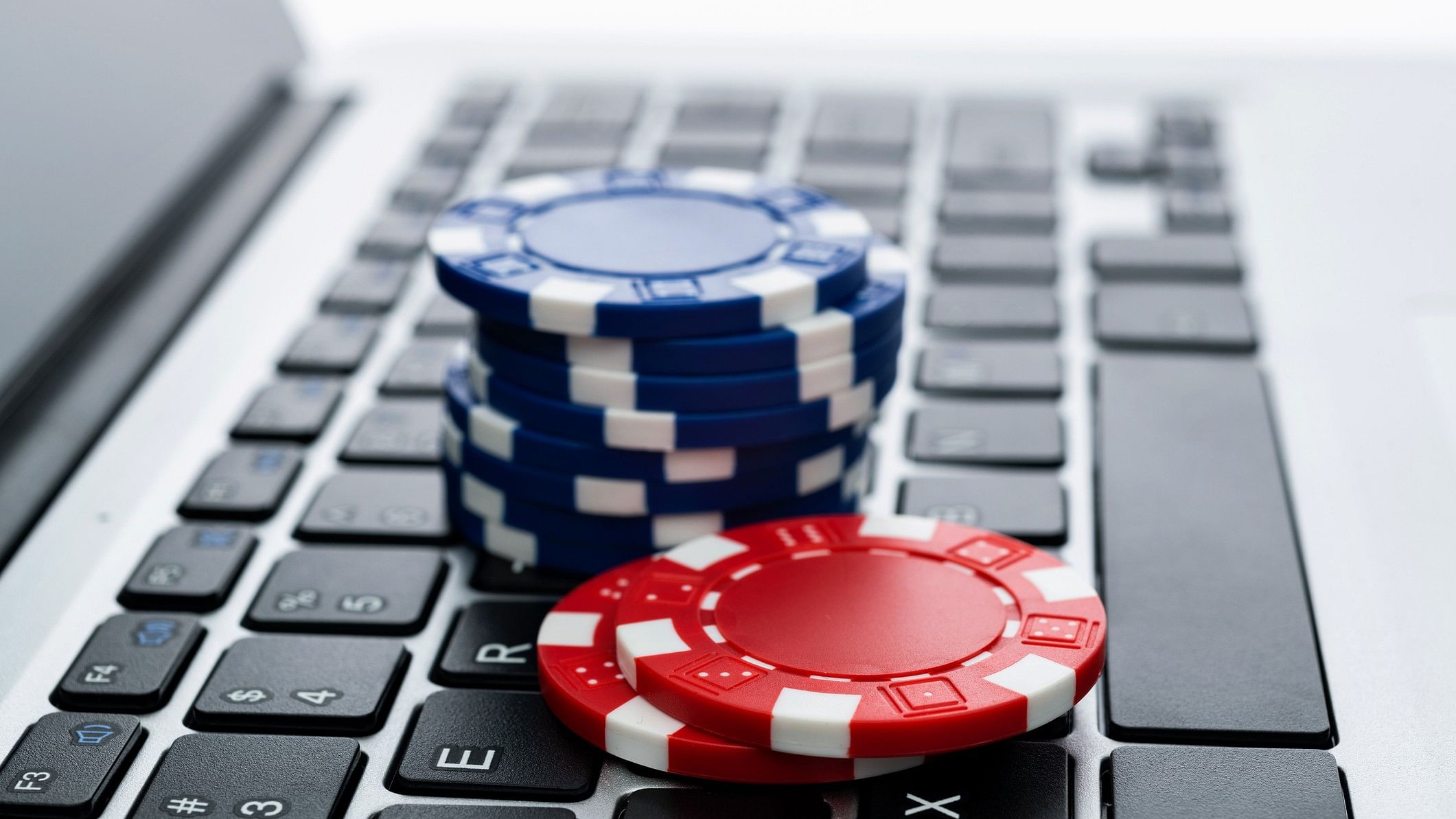 <div class="paragraphs"><p>Representative image showing online betting.</p></div>