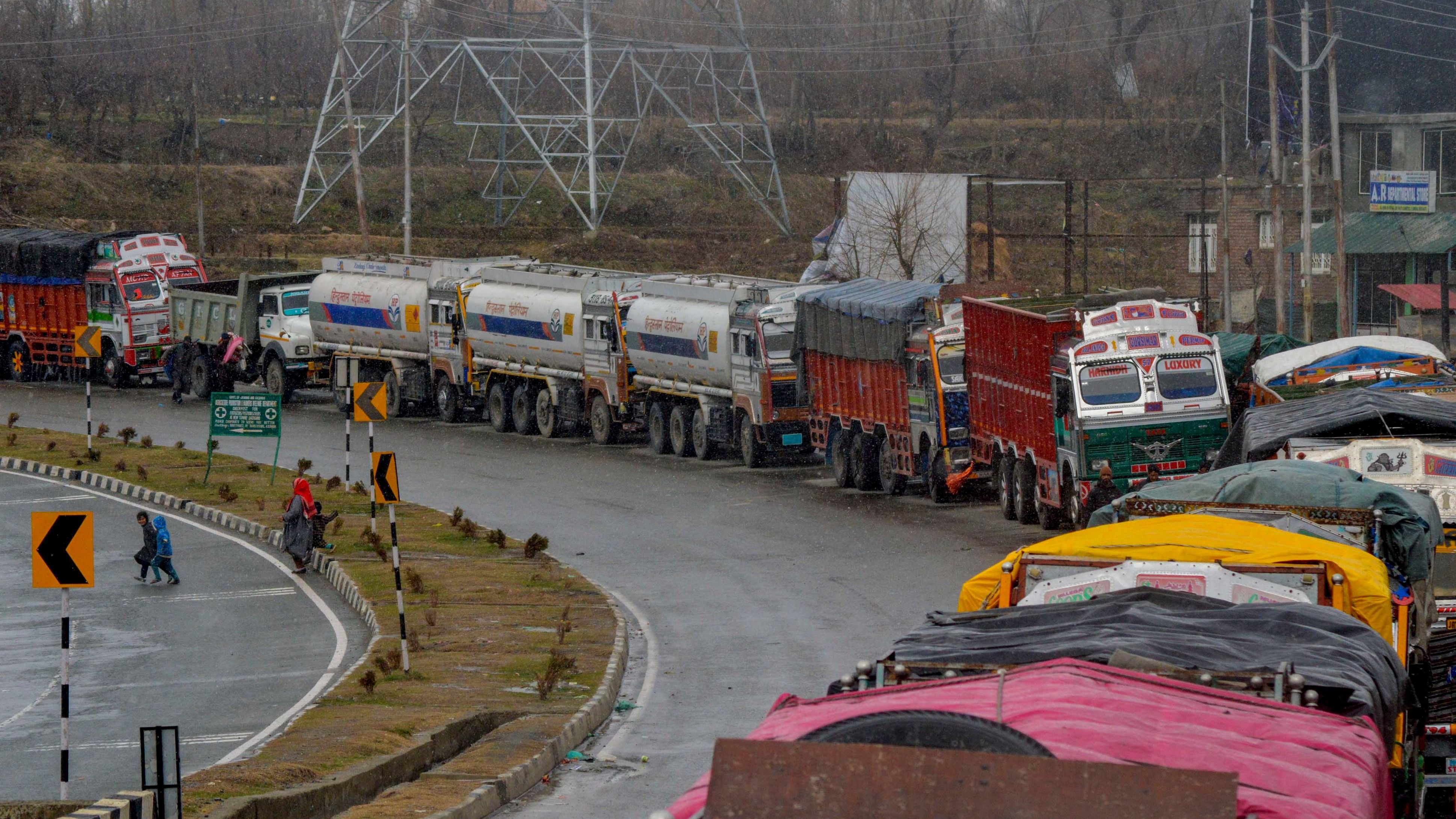 <div class="paragraphs"><p>A dumper hit 7 vehicles on Jammu-Srinagar national highway. (Representative Image)</p></div>