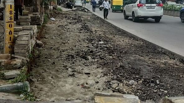 <div class="paragraphs"><p>Residents of Kanakapura Road staged a protest on Sunday to oppose narrowing down of the (L) main carriageway. </p></div>