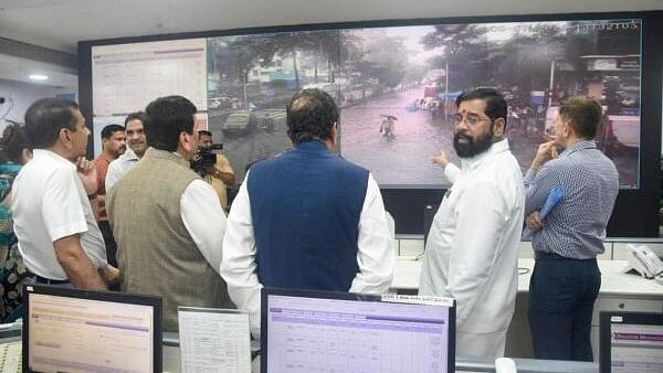 <div class="paragraphs"><p>Chief Minister of Maharashtra, Eknath Shinde holds an emergency management meeting due to incessant heavy rainfall at Brihanmumbai Municipal Corporation headquarters, in Mumbai.</p></div>