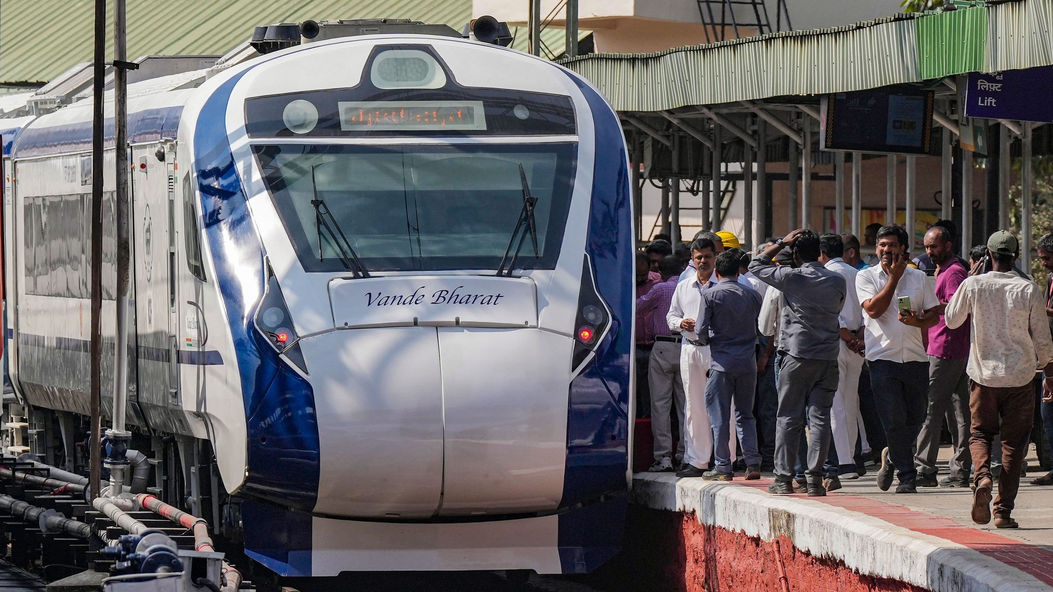 <div class="paragraphs"><p>A Vande Bharat Express train on the Chennai-Bengaluru-Mysuru route, at the KSR station. </p></div>