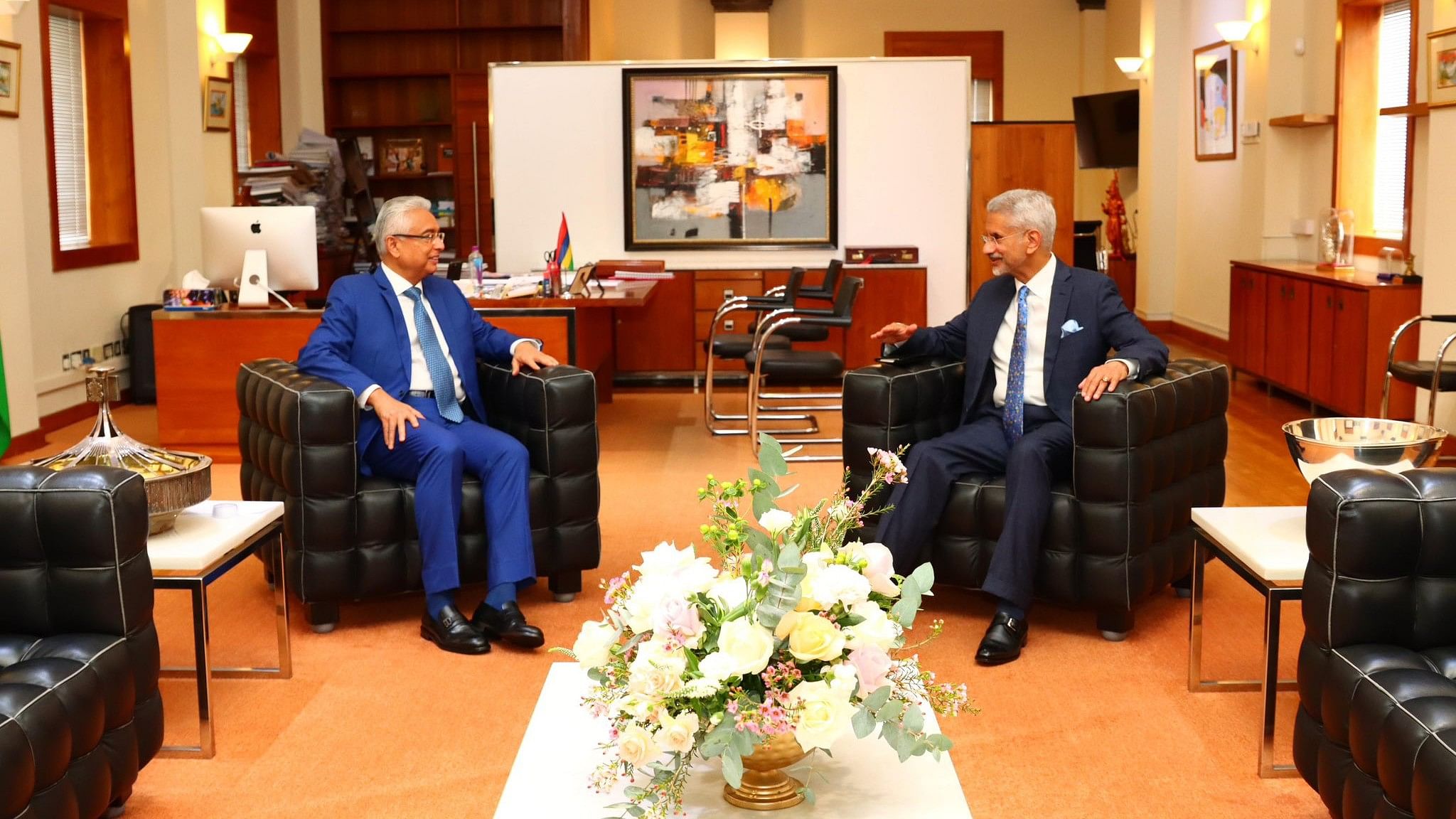 <div class="paragraphs"><p>EAM S Jaishankar with the PM of Mauritius Pravind Kumar Jugnauth (L).</p></div>