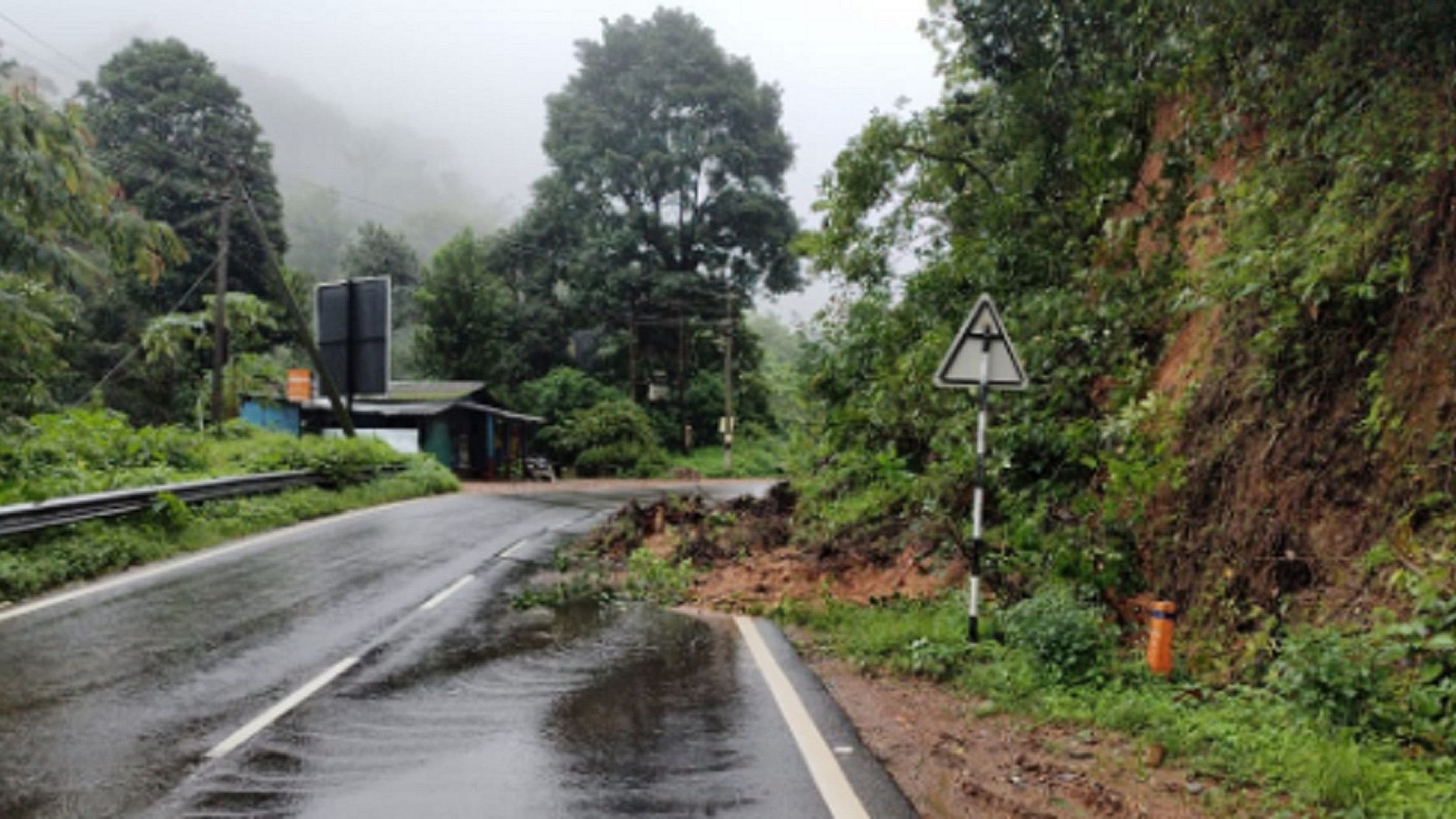 <div class="paragraphs"><p>A mudslide has occurred near Jodupala on Madikeri-Mangaluru road.</p></div>