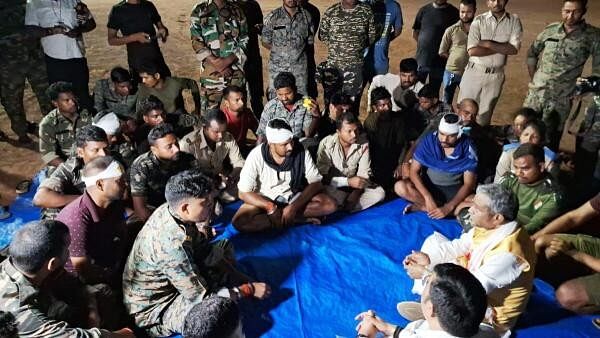 <div class="paragraphs"><p>Jharkhand BJP President Babulal Marandi meets agitating contractual Assistant Police personnel at Morhabadi Ground, in Ranchi, Friday, July 19, 2024. Several Assistant Police personnel were injured in in a police action during their protest against the State government.</p></div>